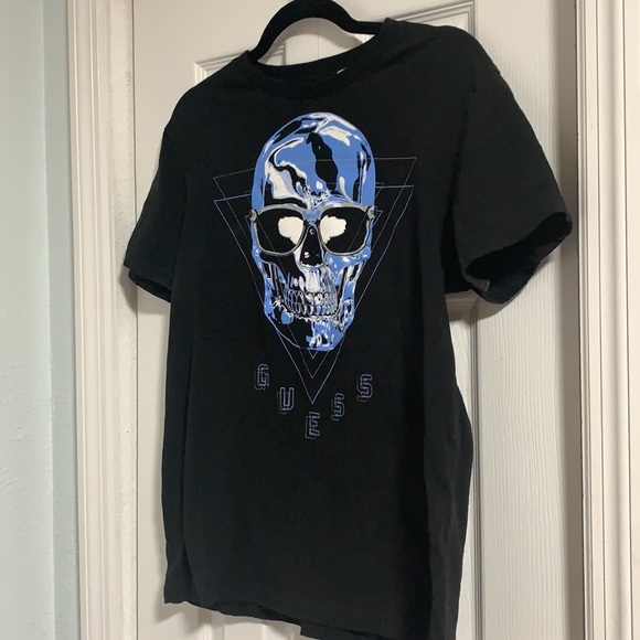 Guess tshirt